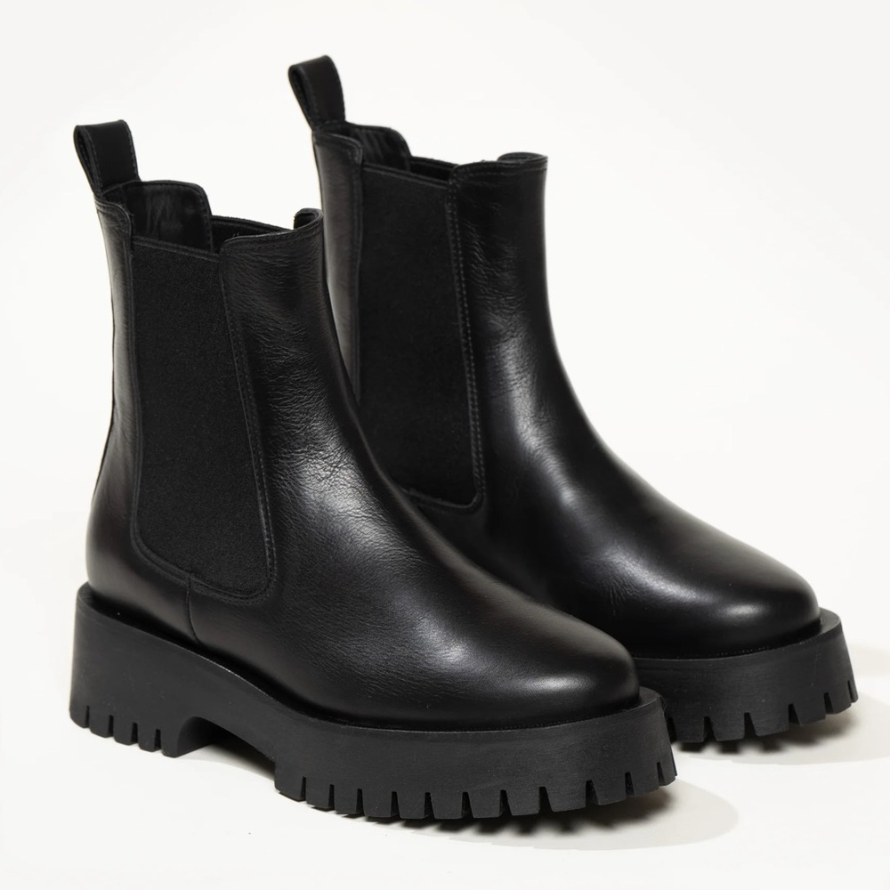 M. Gemi The Clara Black Lug Sole Chelsea Boot, Italian Leather. Size 38.5 (US 8)